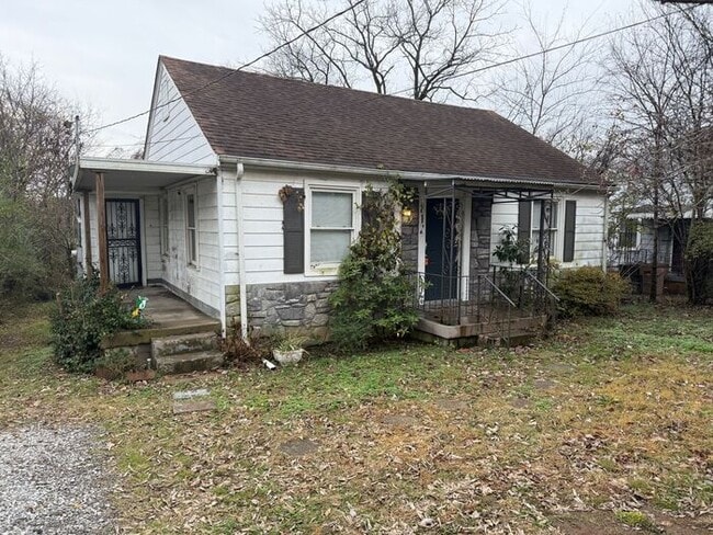 Photo - East Nashville Cottage - 2 Bedroom - Private Backyard House