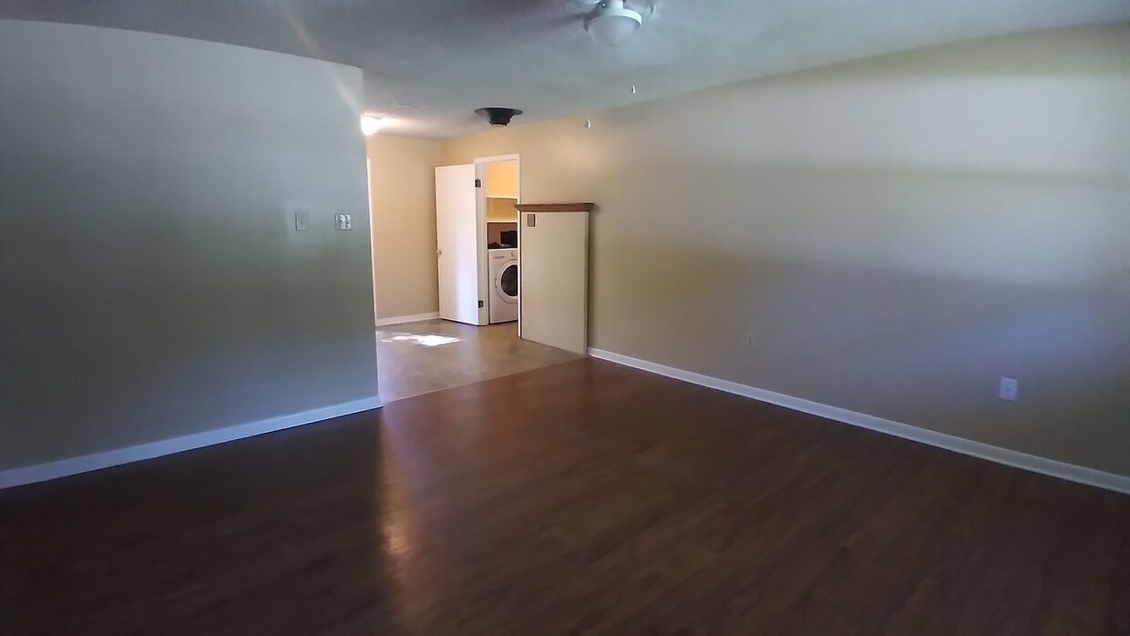 Primary Photo - *LEASED* 3/1, 1122 sqft. Home w/fenced yar...