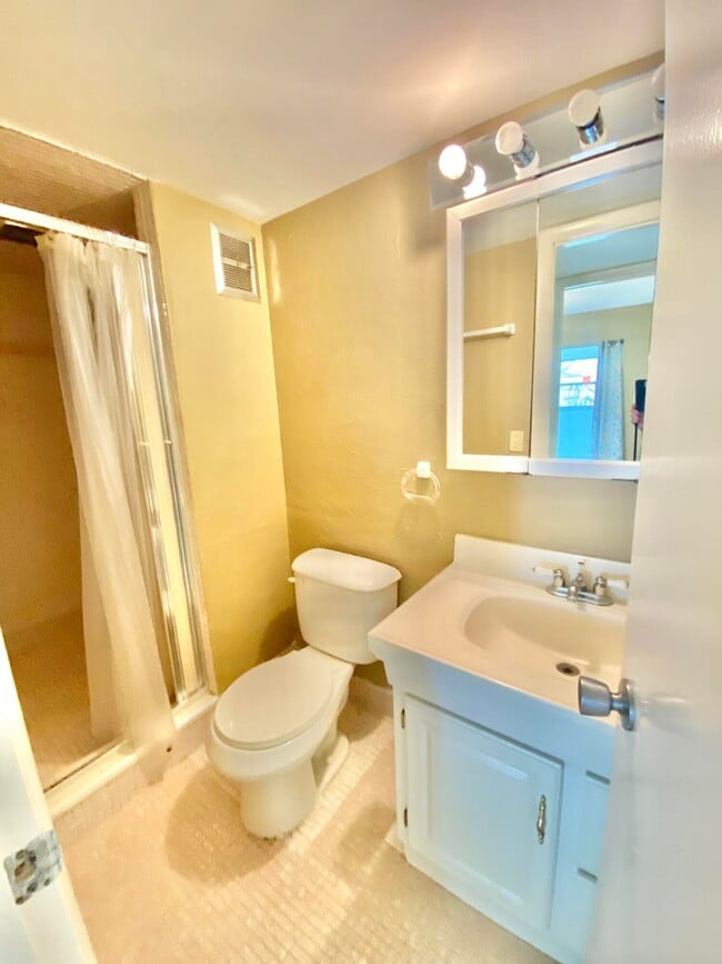 Building Photo - 57 Dorchester E