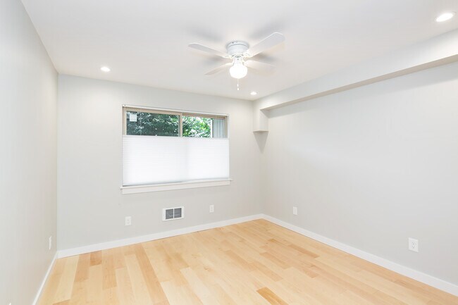 Foto del edificio - 1235 Taylor Ave N