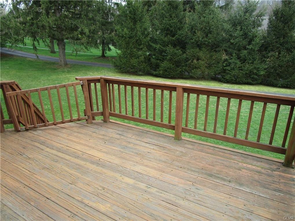 Primary Photo - 5250 Pineview Dr