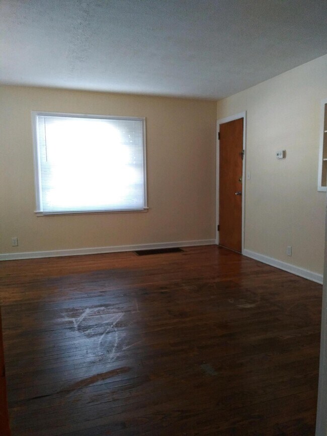 Foto del edificio - 2311 Auburn St