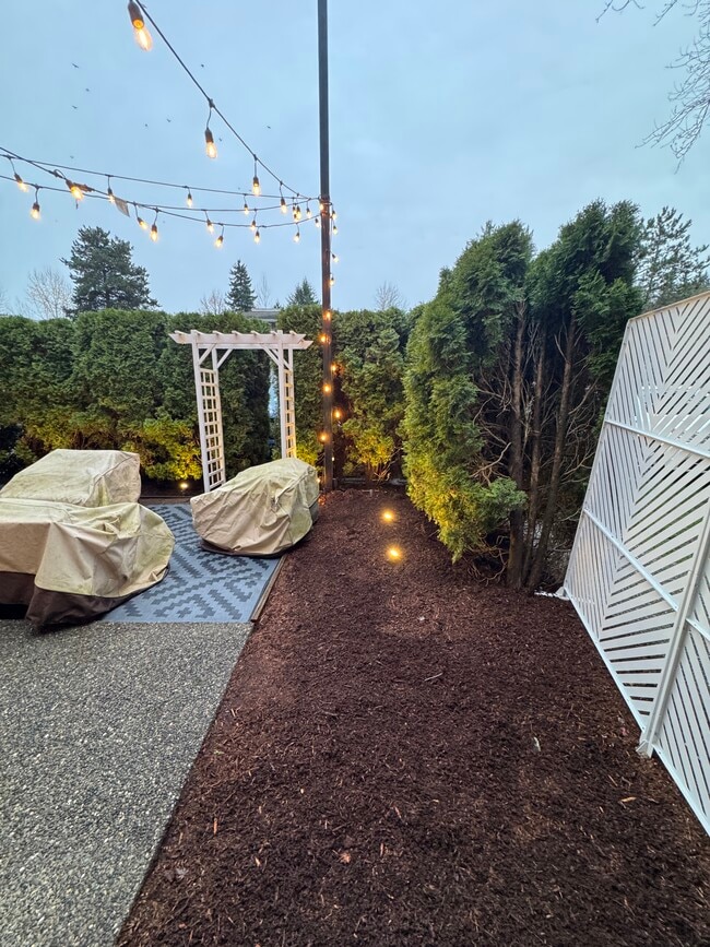 Building Photo - 17302 NE 45th St