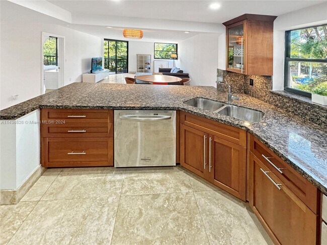 Foto del edificio - 55 Ocean Ln Dr