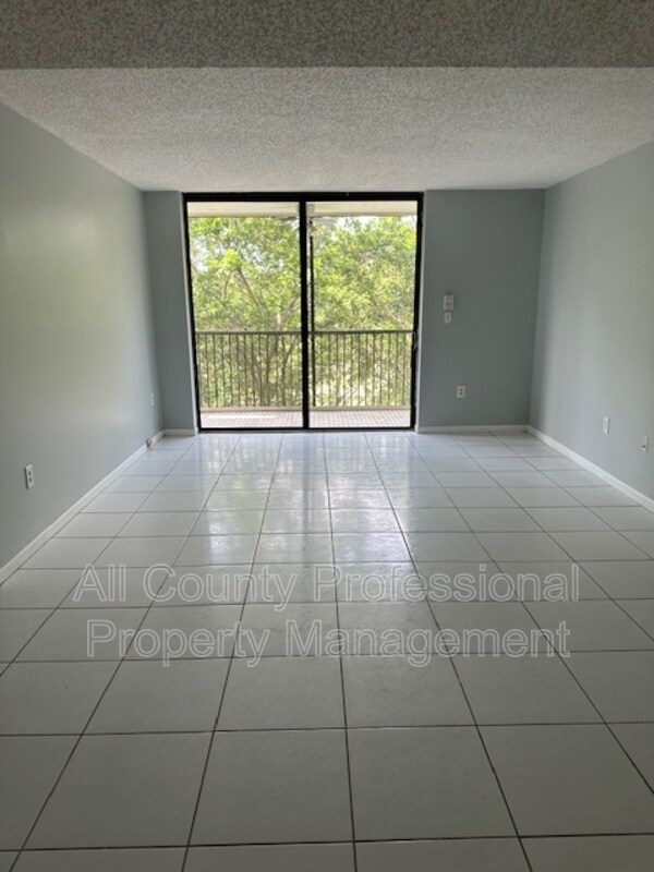 Building Photo - 5550 NW 44th St