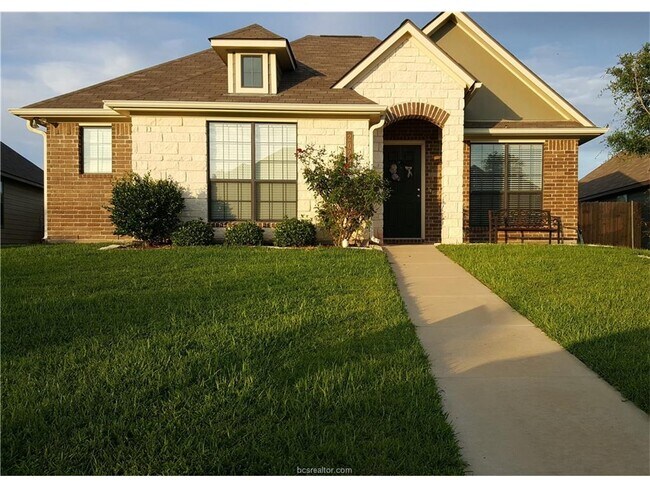 Entrance - 2028 Turning Leaf Dr