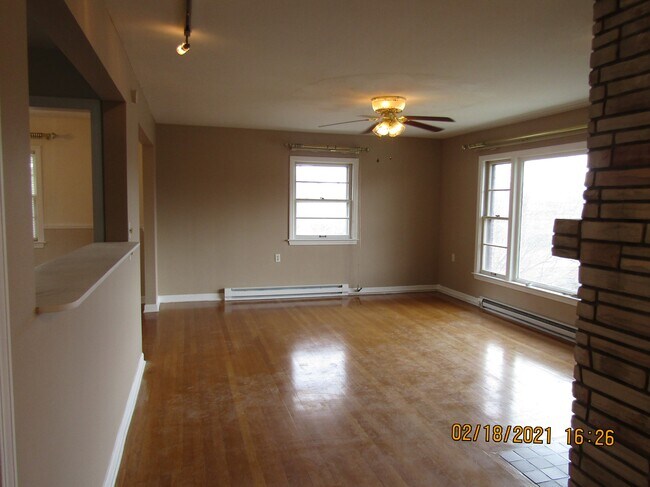 Living Room - 213 Powhatan Ave