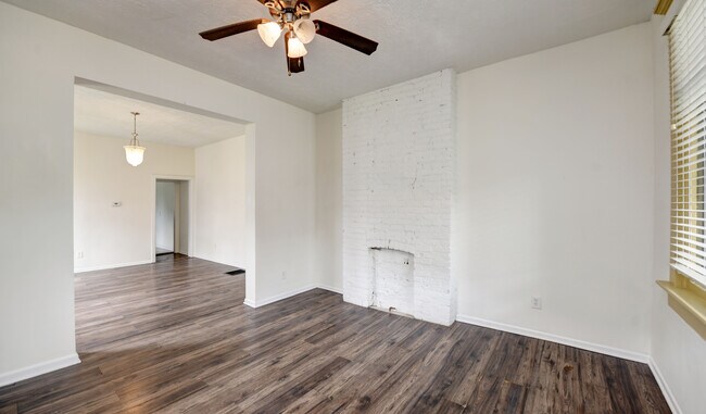Building Photo - 685-685 S Champion Ave