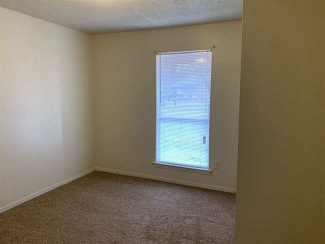Building Photo - 3436 Woodhollow Dr