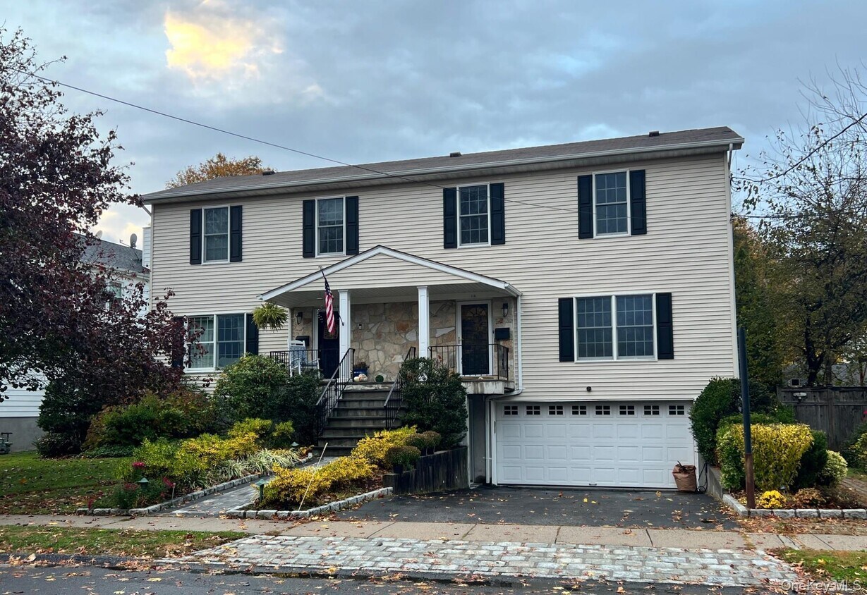 Foto principal - 114 Sterling Ave