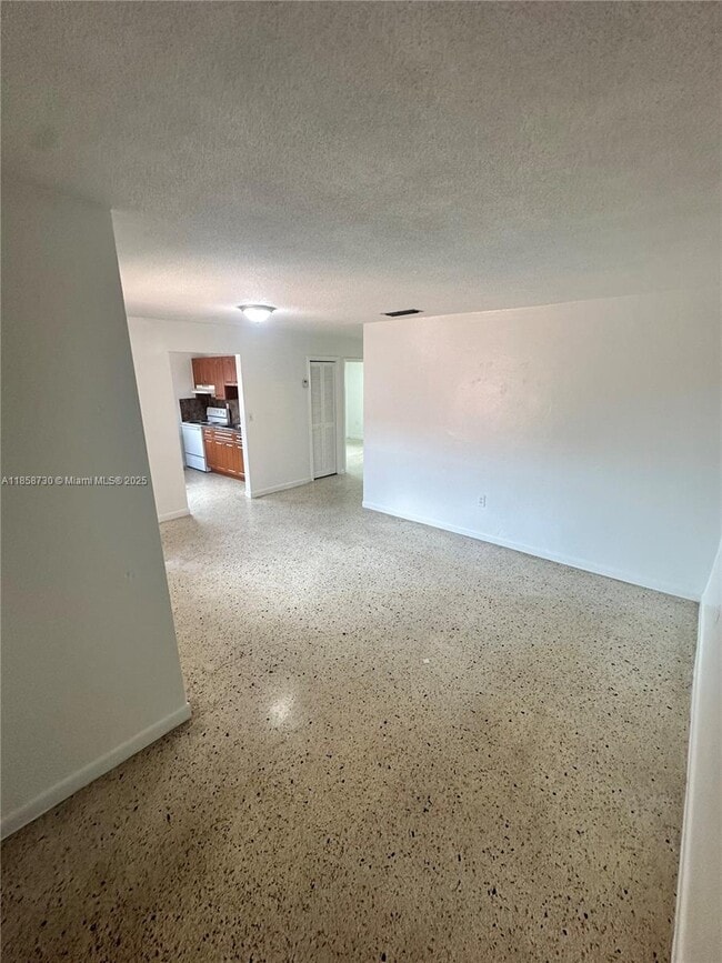 Foto del edificio - 720 W 16th St