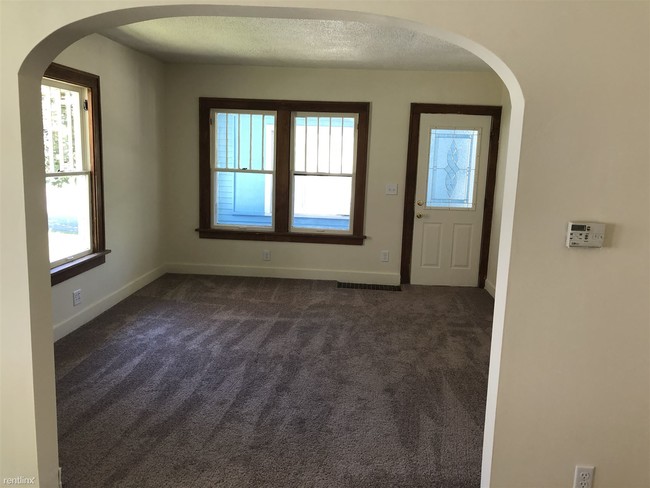 Building Photo - 2 br, 1 bath House - 225 W Maple St