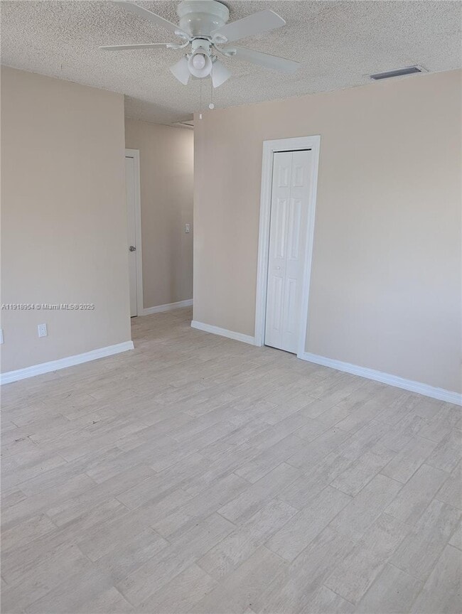 Foto del edificio - 1908 NW 17th St