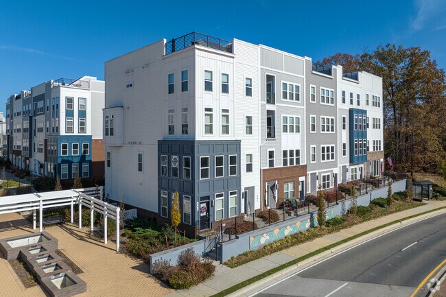 Building Photo - Admirals Square Condominium Homes