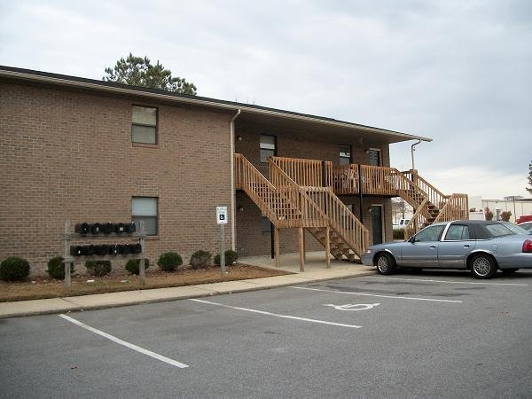 Building Photo - 3170 Moseley Dr