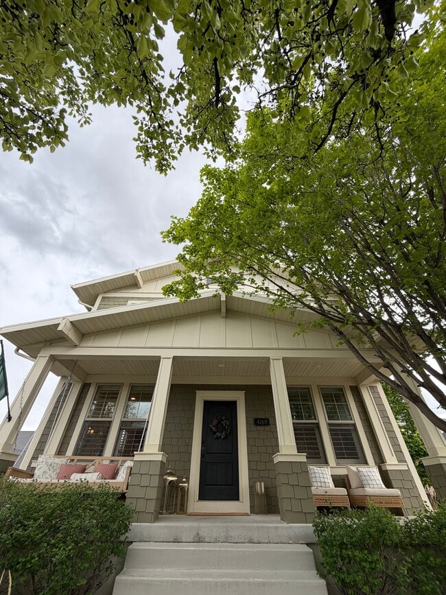 Building Photo - 4269 W Clarks Hill Dr