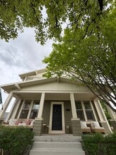 Building Photo - 4269 W Clarks Hill Dr