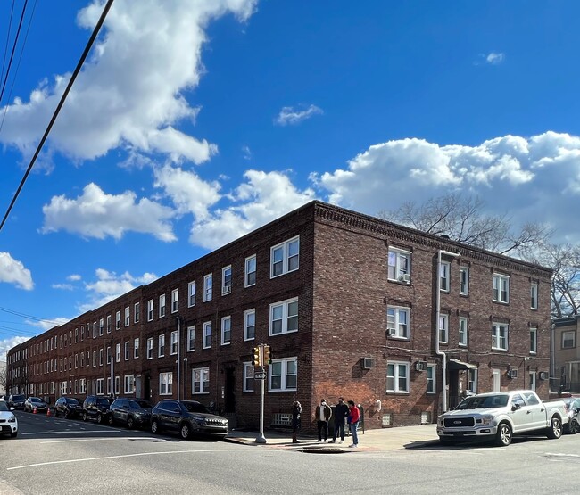 Building Exterior - 3856 Haverford Ave