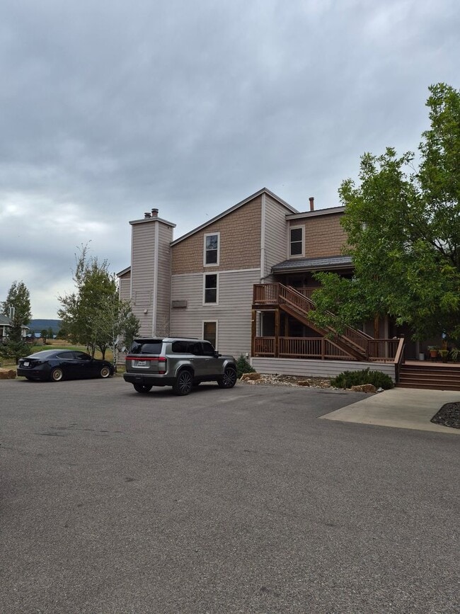 Building Photo - 89 Valley View Dr