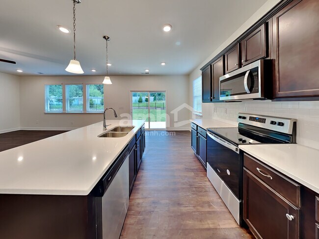 Foto del edificio - 719 Carnaby Ln
