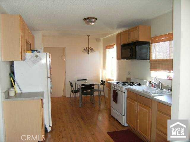 Foto del edificio - 4109 E 6th St