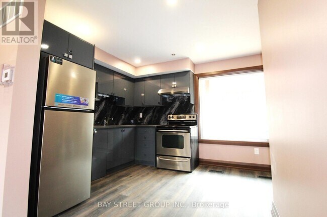 Photo du bâtiment - 108 Chatham Ave