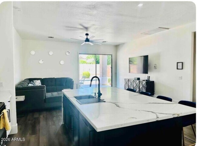 Foto del edificio - 13724 W San Miguel Ave