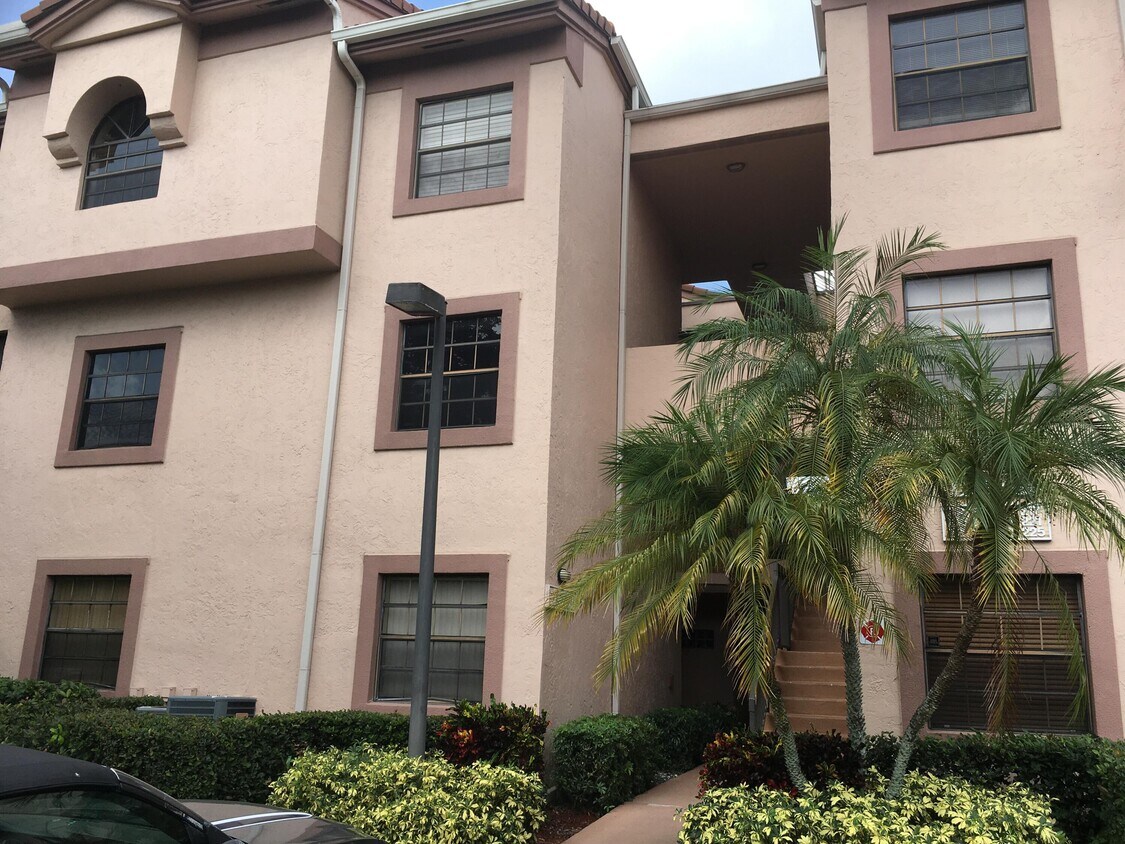 10631 NW 14th St Unit 221, Plantation, FL 33322 Condo for Rent in