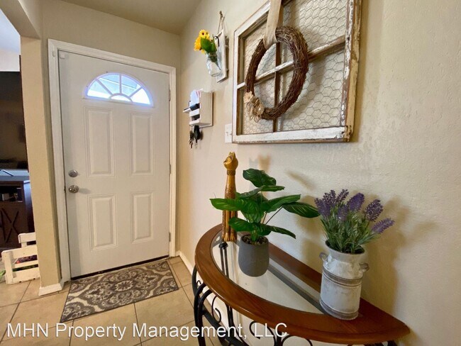 Building Photo - 3 br, 1 bath House - 5134 Village Lawn