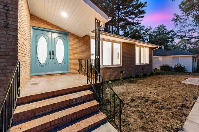 Building Photo - 612 Avondale Ave