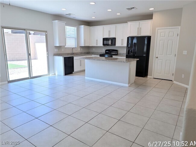 Building Photo - 117 Destiny Orch Ct