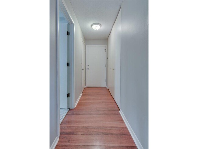 Foto del edificio - 4400 Upton Ave S