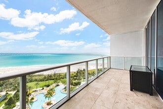 Building Photo - 100 South Pointe Dr
