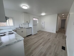 Building Photo - 10 Hamilton St