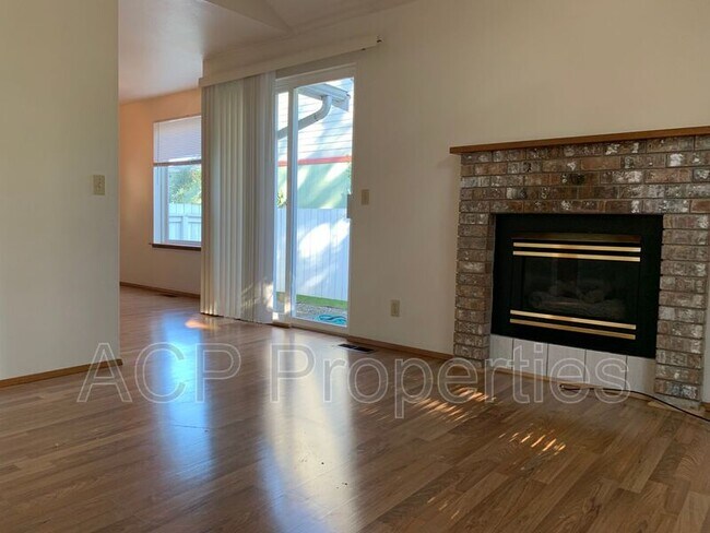 Foto del edificio - 2141 Xenia St