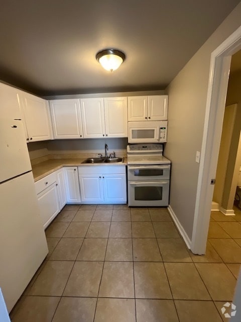Building Photo - Deerfield Village Apartments