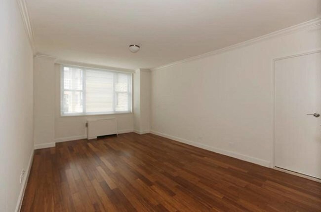 Building Photo - 126-300 E 56th St