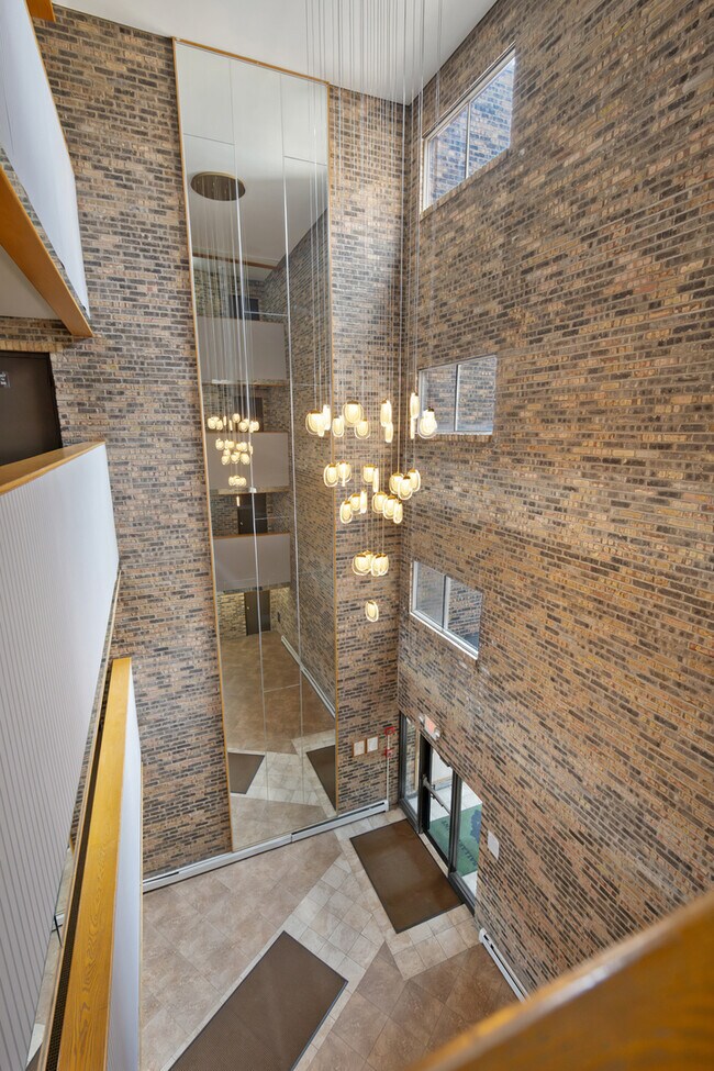 Foto del edificio - 8970 N Parkside Ave