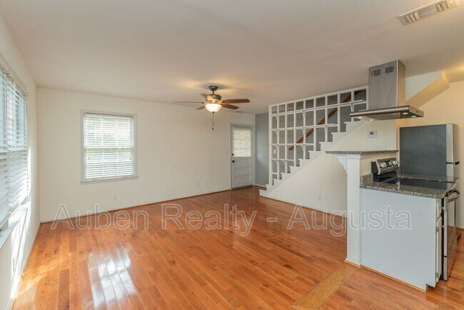 Building Photo - 239-C-1 Greene St