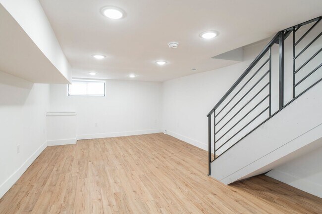 Foto del edificio - 3312 W Cumberland St