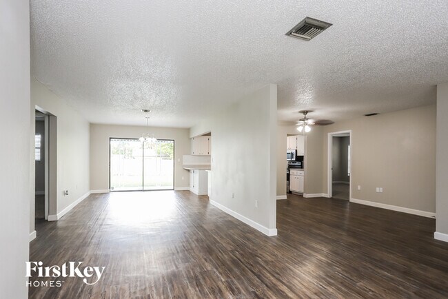 Building Photo - 12207 104th Ln
