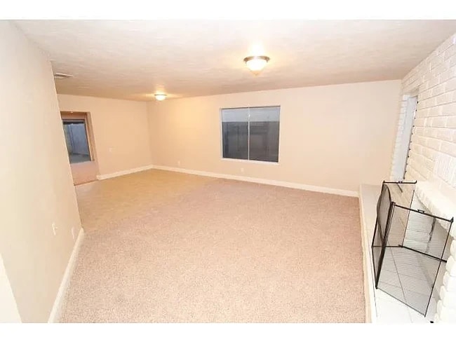 Foto del edificio - 5924 E Robinson Ave