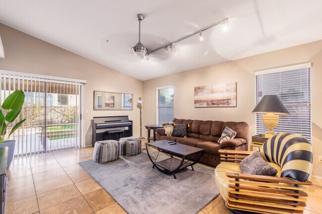 Building Photo - 8813 E Charter Oak Dr