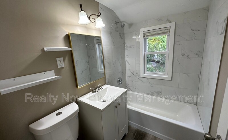 Foto principal - 24880 Fisher Rd