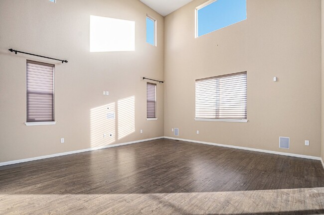 Building Photo - "Spacious 5-Bedroom Home in Thornton with ...