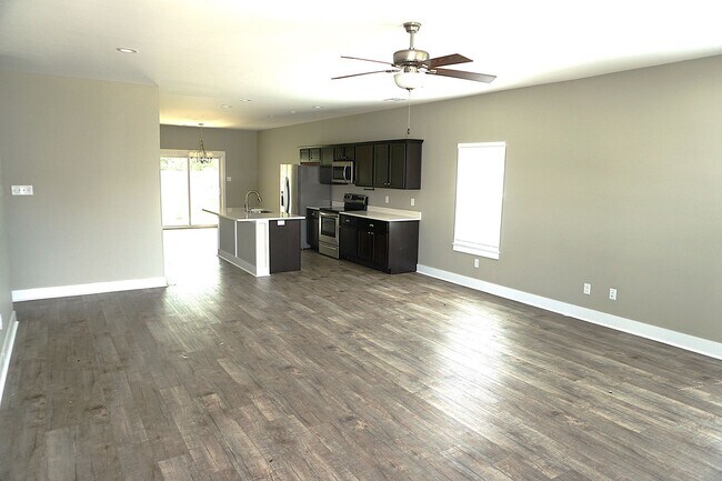 Foto del edificio - 3 Bedroom, 2 Bath Home in Valley View- MOV...