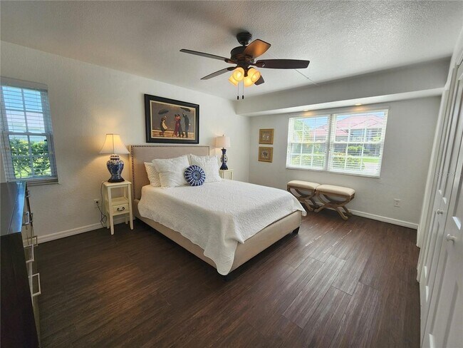 Foto del edificio - 175 Colony Point Dr