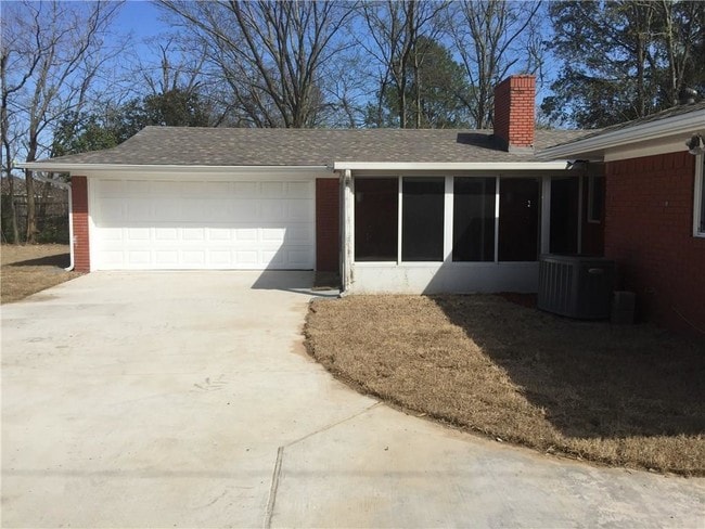 Building Photo - 1813 Trailview Dr