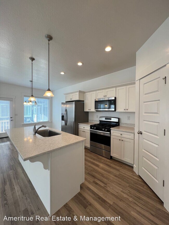 Foto del edificio - 4 br, 2.5 bath House - 4065 W. 1650 N.