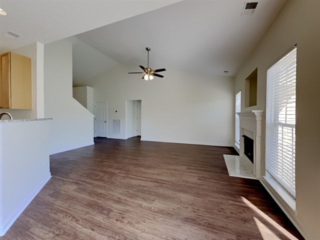 Foto del edificio - 432 Creekside Lane